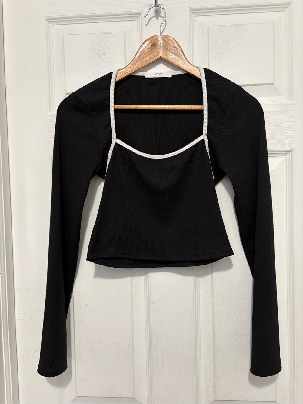 Black Long Sleeve Crop Top with Contrast Trim